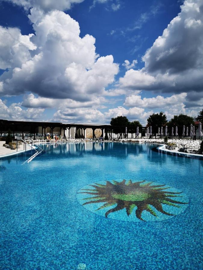 Poseidon centar Aparthotel Stari Banovci Exterior foto