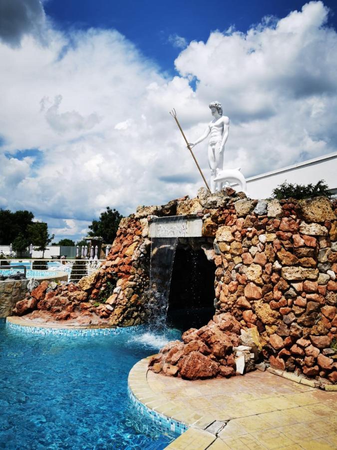 Poseidon centar Aparthotel Stari Banovci Exterior foto