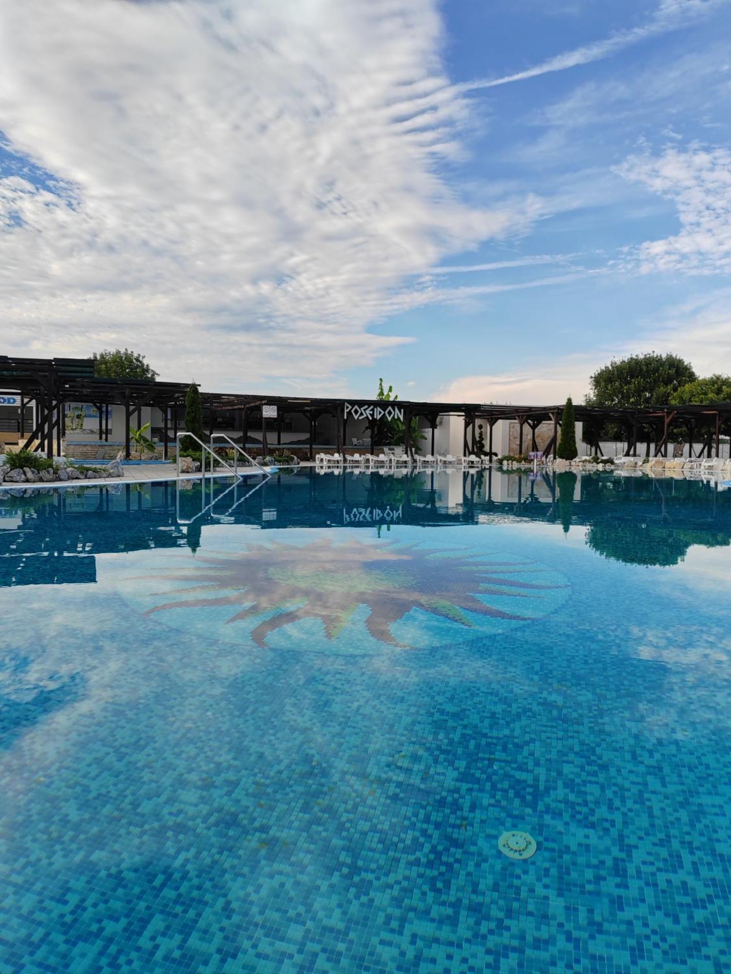 Poseidon centar Aparthotel Stari Banovci Exterior foto
