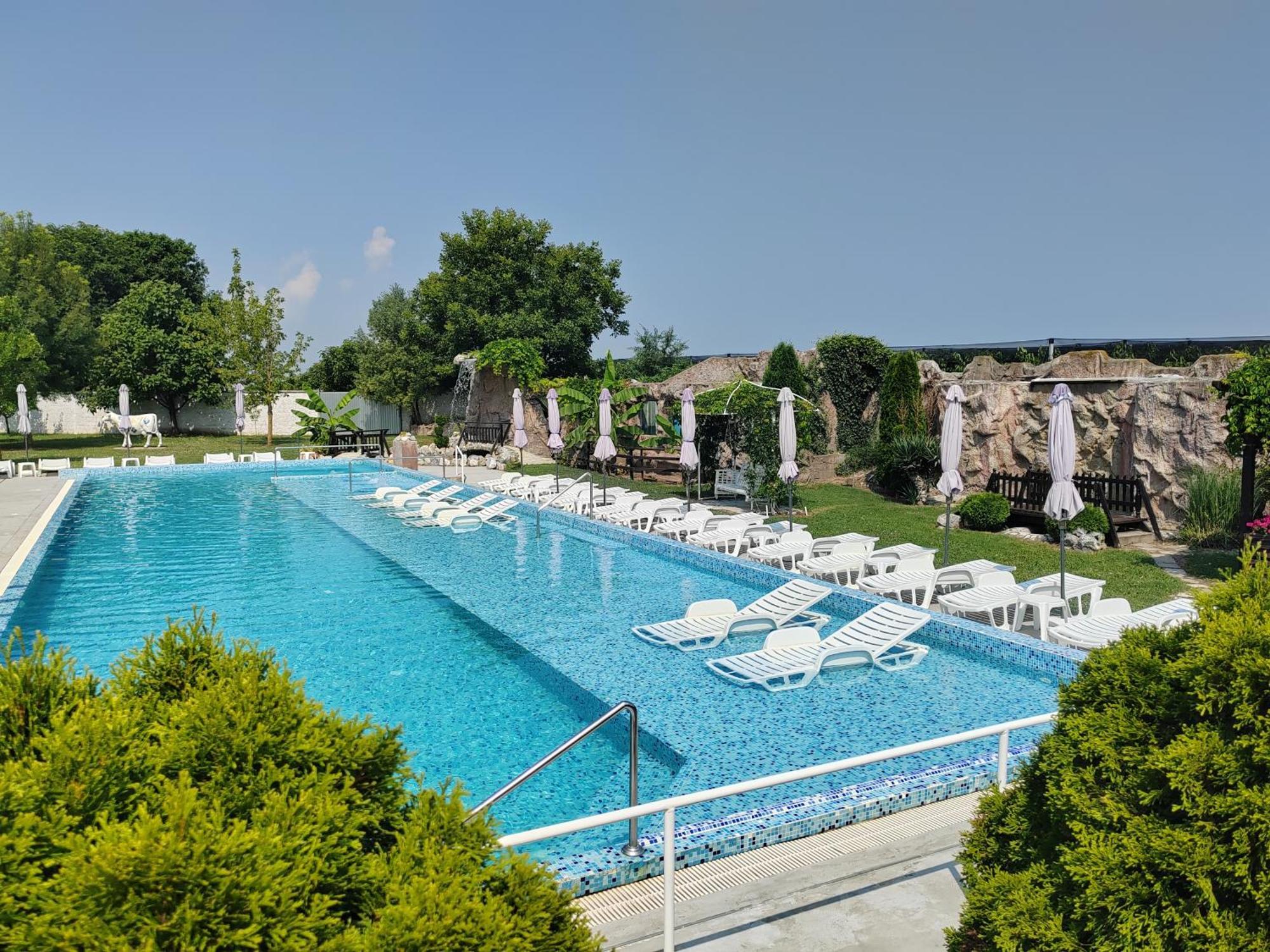 Poseidon centar Aparthotel Stari Banovci Exterior foto