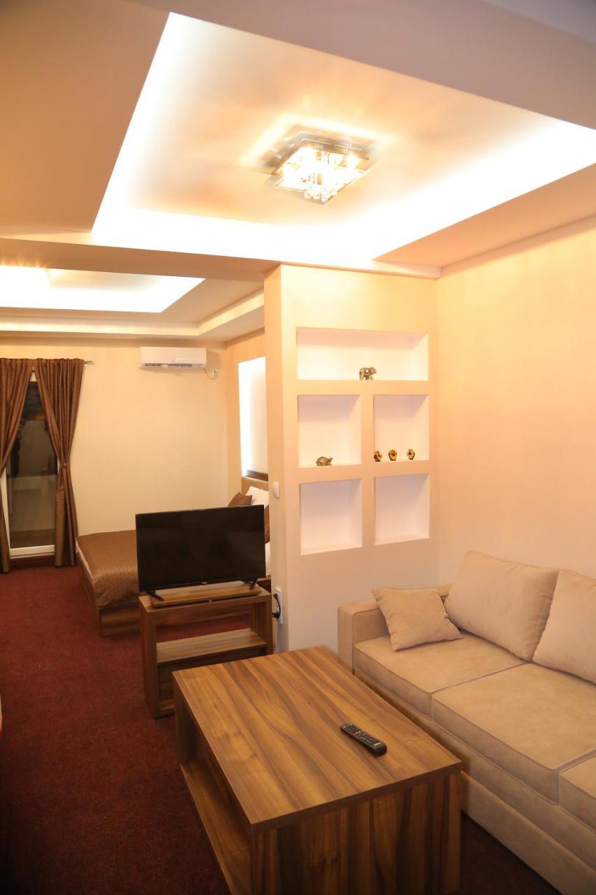 Poseidon centar Aparthotel Stari Banovci Exterior foto